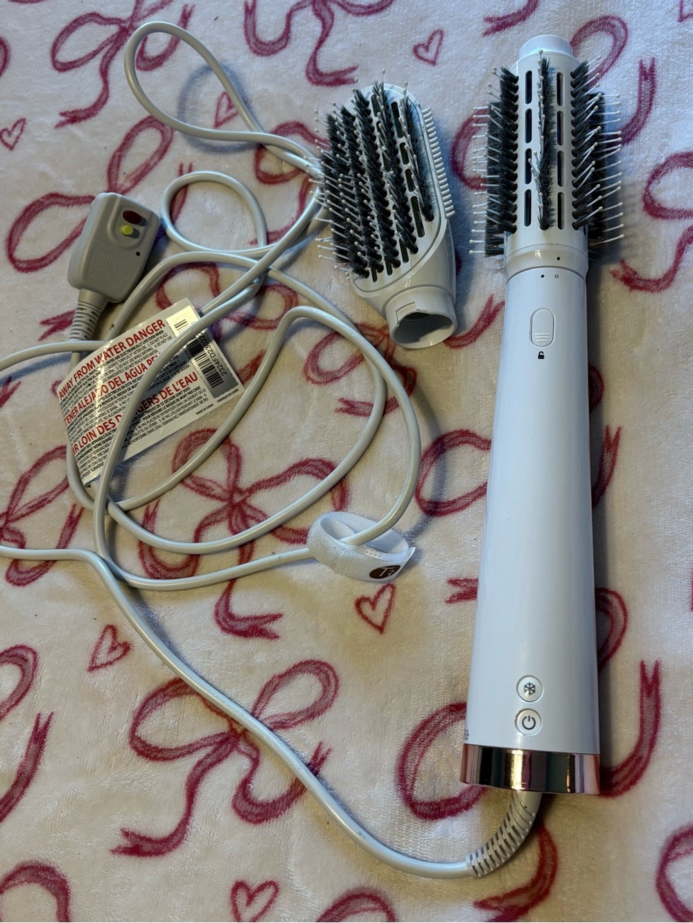 T3 White Hot Air Brush with Two Interchangeable Brush Heads